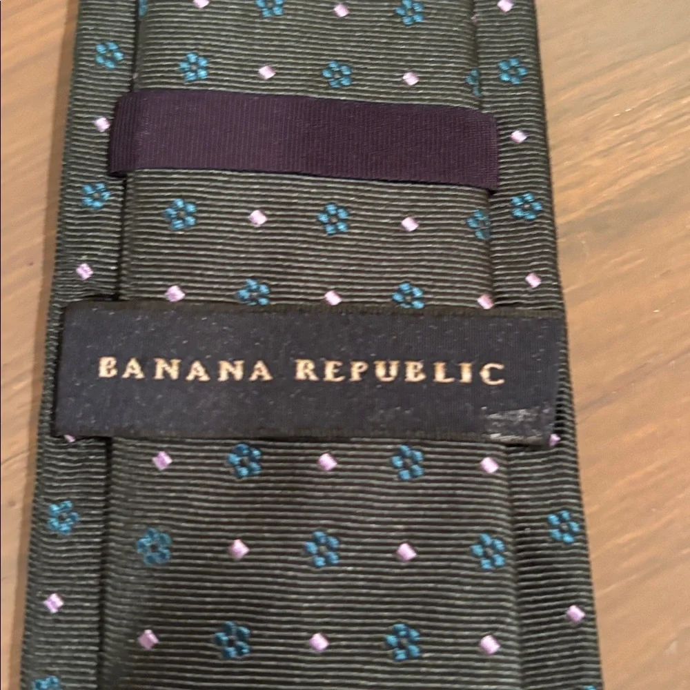 BANANA REPUBLIC silk tie